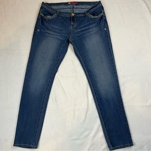 Apple Bottoms Top Of The Pickings Women's Faded Jeans - size 16